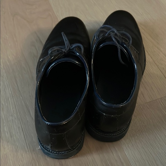 Aldo Black Leather Oxfords with Glossy Finish - Picture 6 of 8